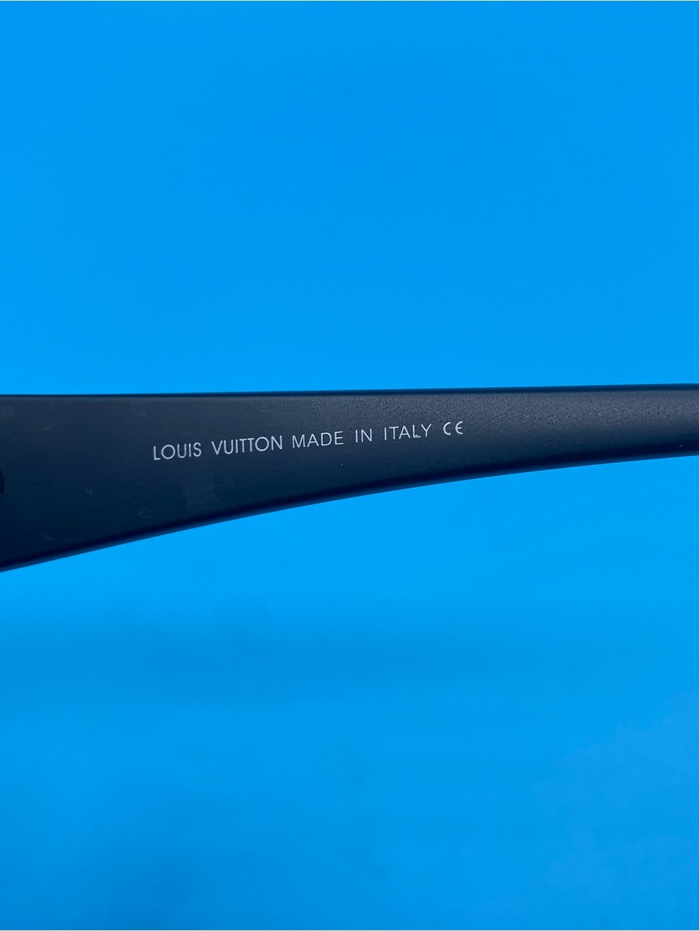 Louis Vuitton Black Rectangular Sunglasses with Dark Lenses - Picture 3 of 4